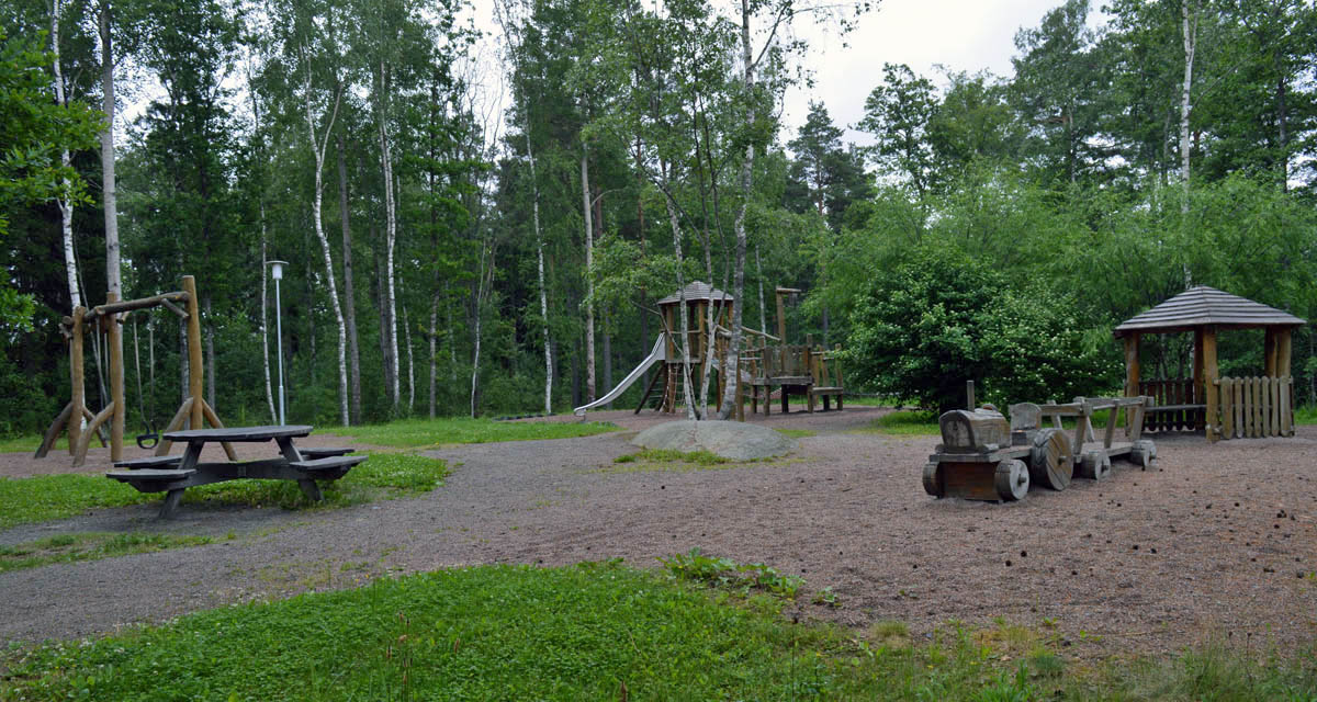 Lekplats vid Åsgatan 4 i Alsike