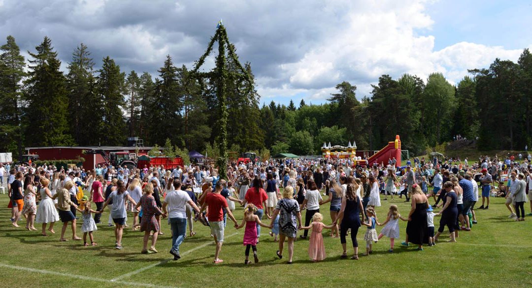 Midsommar på Furuvallen, Lagga