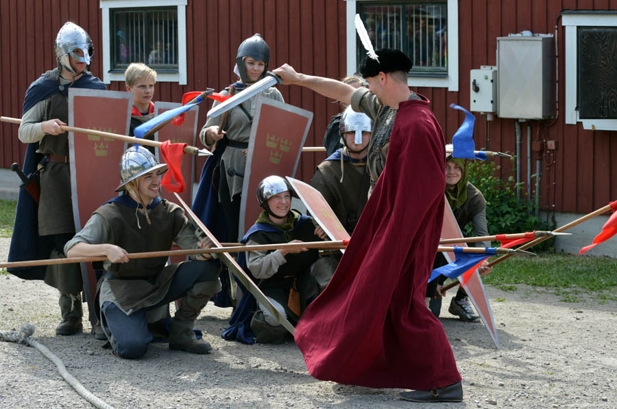 På nationaldagen är det dags att färdas tusen år tillbaka i tiden till HusabyMarken, Långhundras egen medeltidsmarknad.