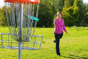 Nu kan du spela spela discgolf i Knivsta!