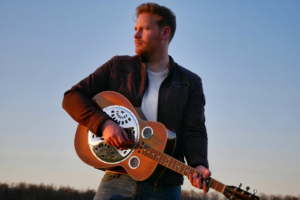 Musikkväll med countrysångare Robin Winther i Knivsta!
